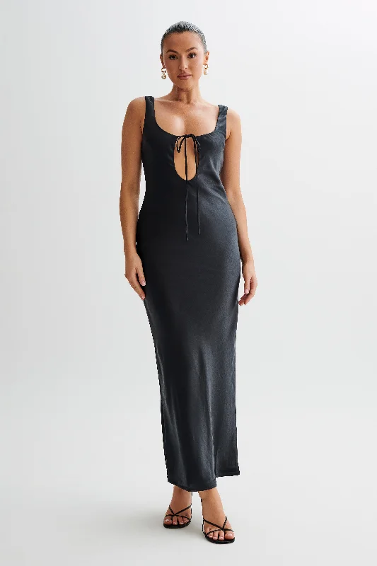 Aubrie Keyhole Satin Maxi Dress - Black Casual Maxi Dress with Pockets