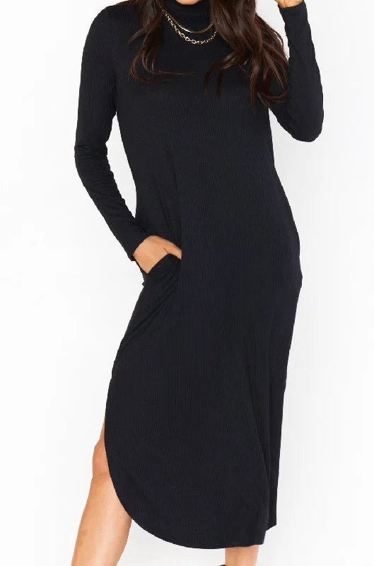 Show Me Your Mumu Sutton Midi Dress in Black Fashionable Pleated Midi Dress