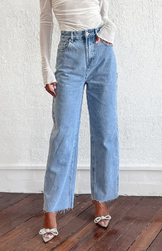 Ronnie Light Wash Denim Straight Leg Jeans Stylish High-Waist Skinny Denim